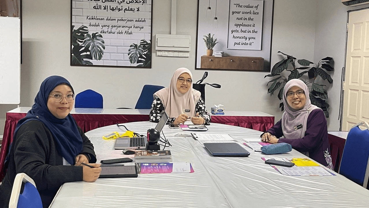 SMK Taman Mount Austin Laksana Latihan Awal SkoolBeez Bersama Warga Sekolah