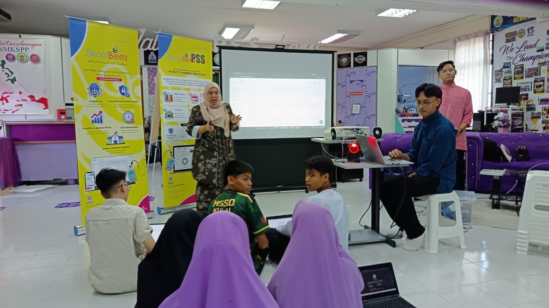 Pengawas PSS SMK Seri Pulai Perdana Diperkasa sebagai Key User SkoolBeez
