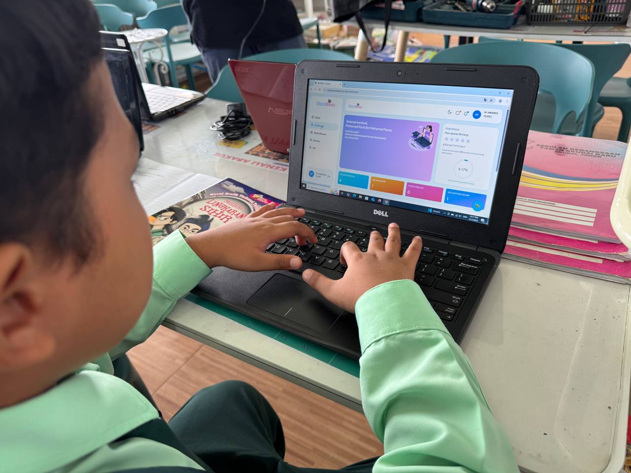 SkoolBeez Bantu Setup Laptop Untuk Mod Kiosk di PSS SK Taman Skudai Baru