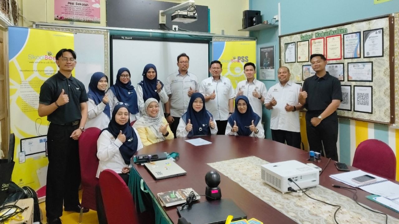 SK Pendas Laut Perkukuh Pendigitalan Sekolah Melalui Kerjasama CSR Bersama SkoolBeez