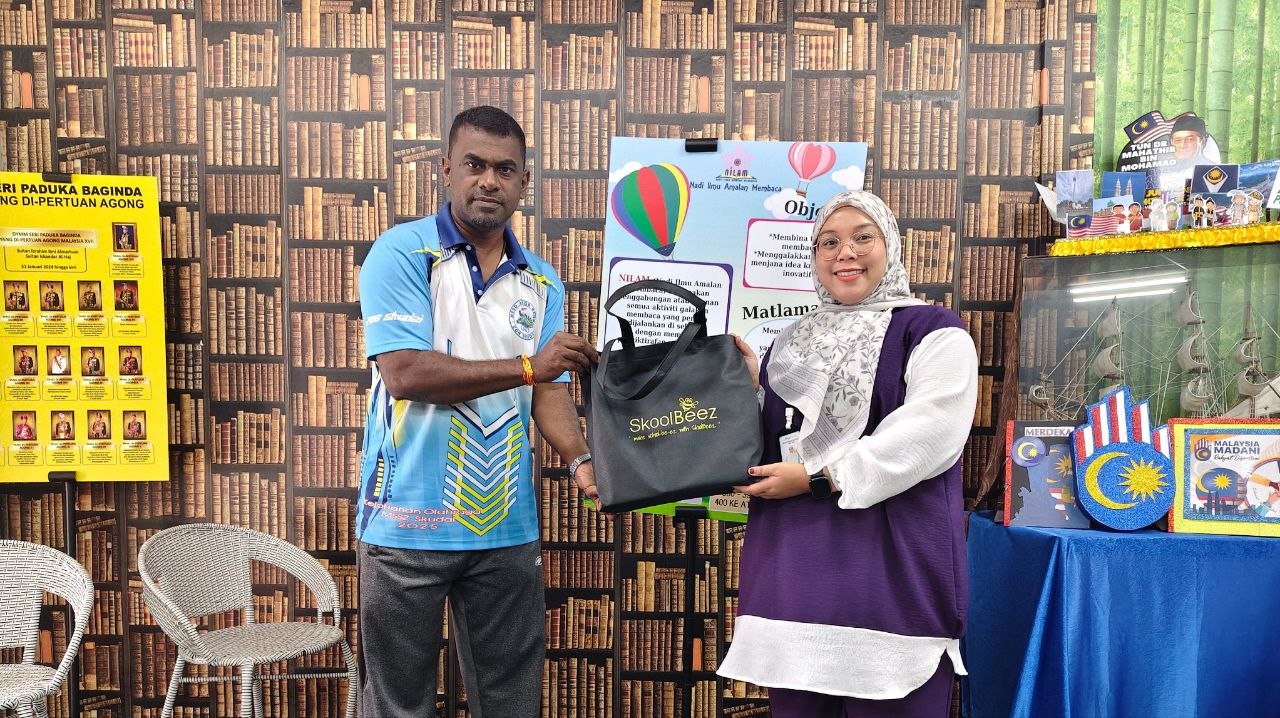 Pentadbir SJKT Yahya Awal Nilai SkoolBeez Sebagai Platform Digital Sekolah